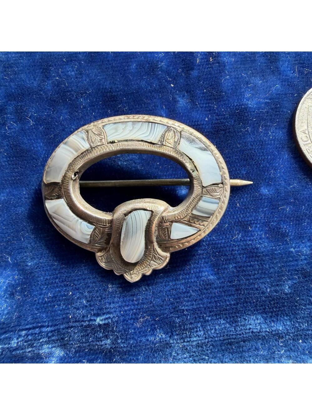 Scottish Montrose agate antique sterling brooch/kilt pin